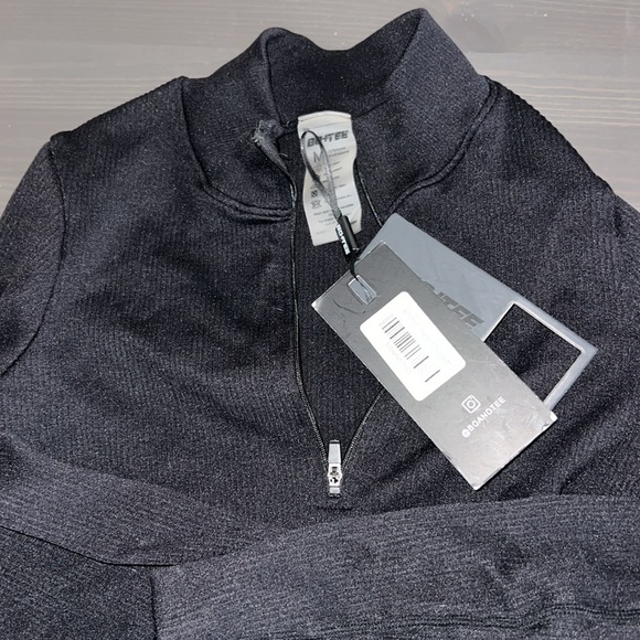 NWT Bo + Tee Ribbed Long Sleeve Zip Front Crop Top in Black - Picture 4 of 4